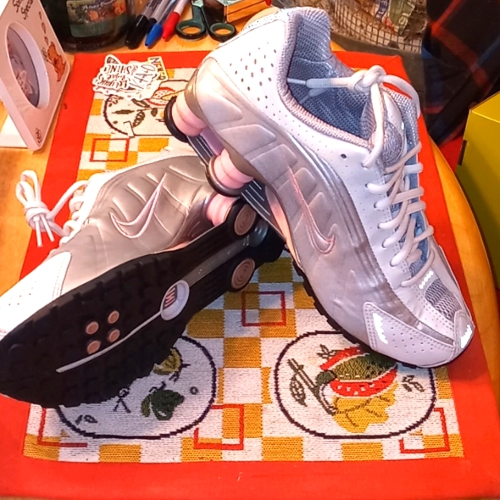 Like NEW,NIKE R4,SHOX,Pink, White & Silver,Vintage/Old School,Athletic Shoes💖💥